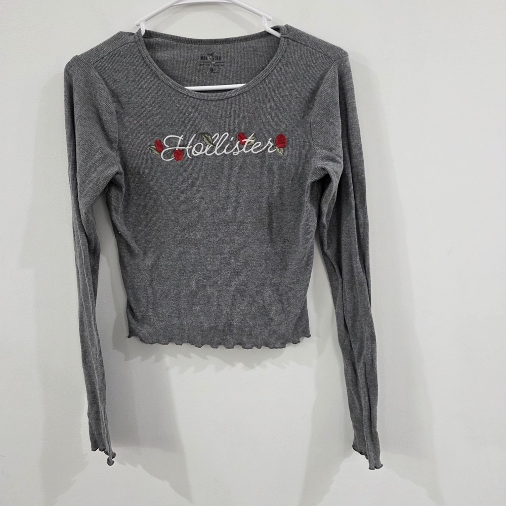 Y2K Hollister Crop Top Size Medium Embroidered Roses Fitted Long Sleeve Gray